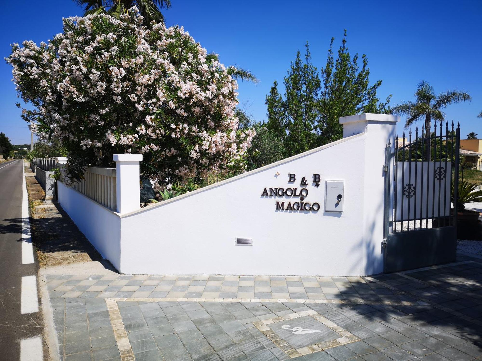 B&B Angolo Magico Parabita Εξωτερικό φωτογραφία
